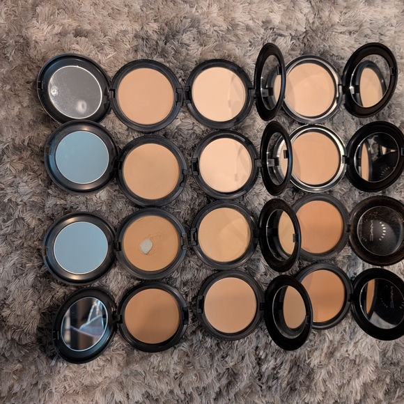 Black Round Containers - Picture 10 of 12